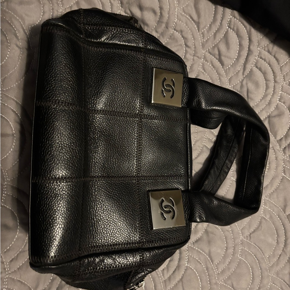 Authentic Chanel Chocolate Bar ZigZag Stitch Caviar Leather Tote - Picture 2 of 5